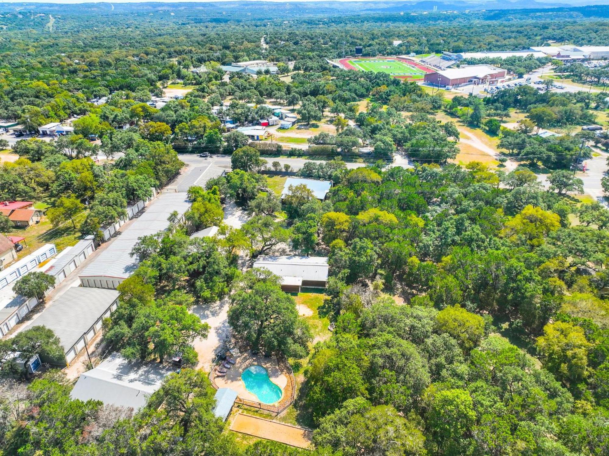 Wimberley Log Cabins Resort And Suites- The Oak Lodge Екстер'єр фото