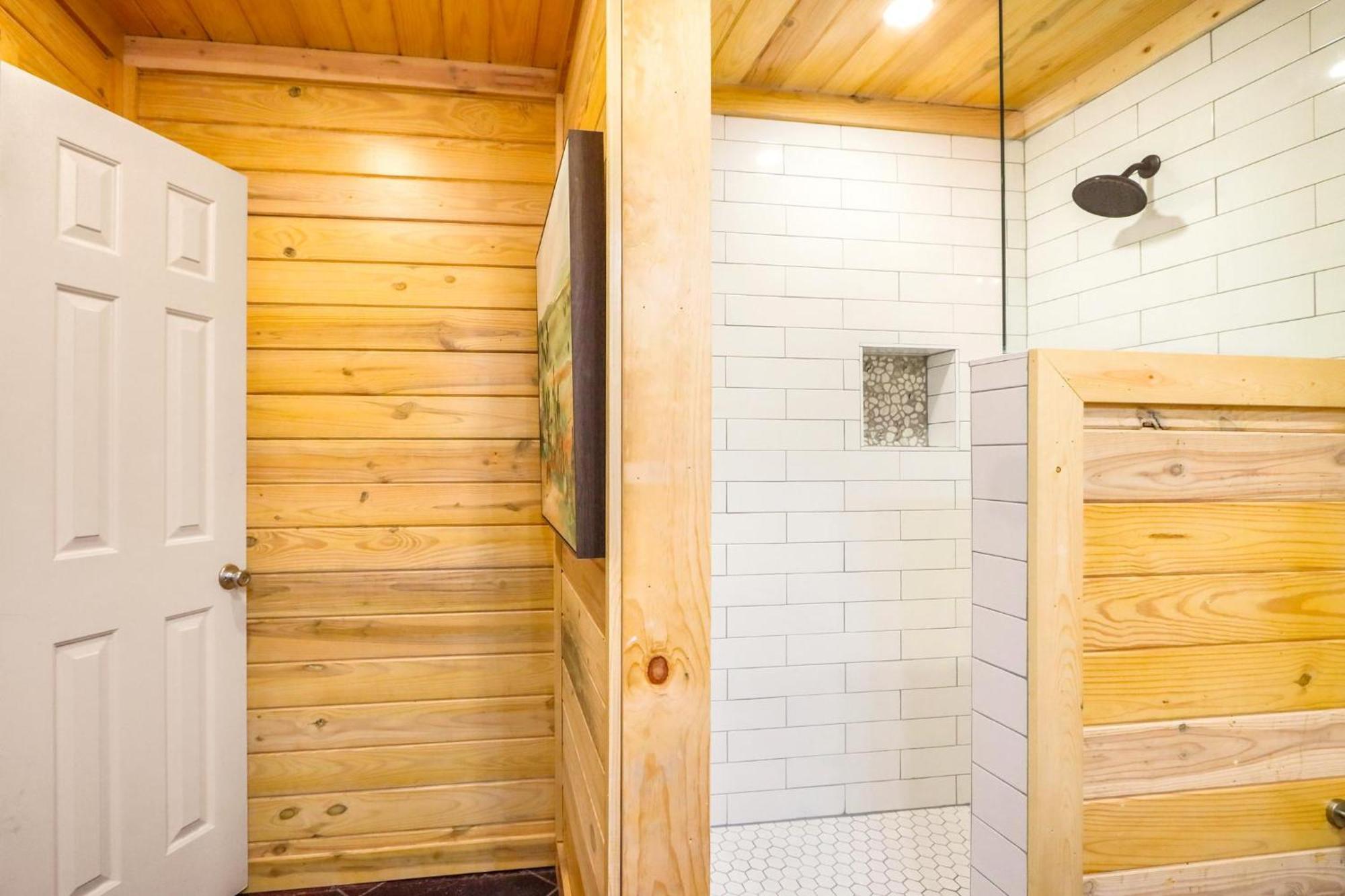 Wimberley Log Cabins Resort And Suites- The Oak Lodge Екстер'єр фото